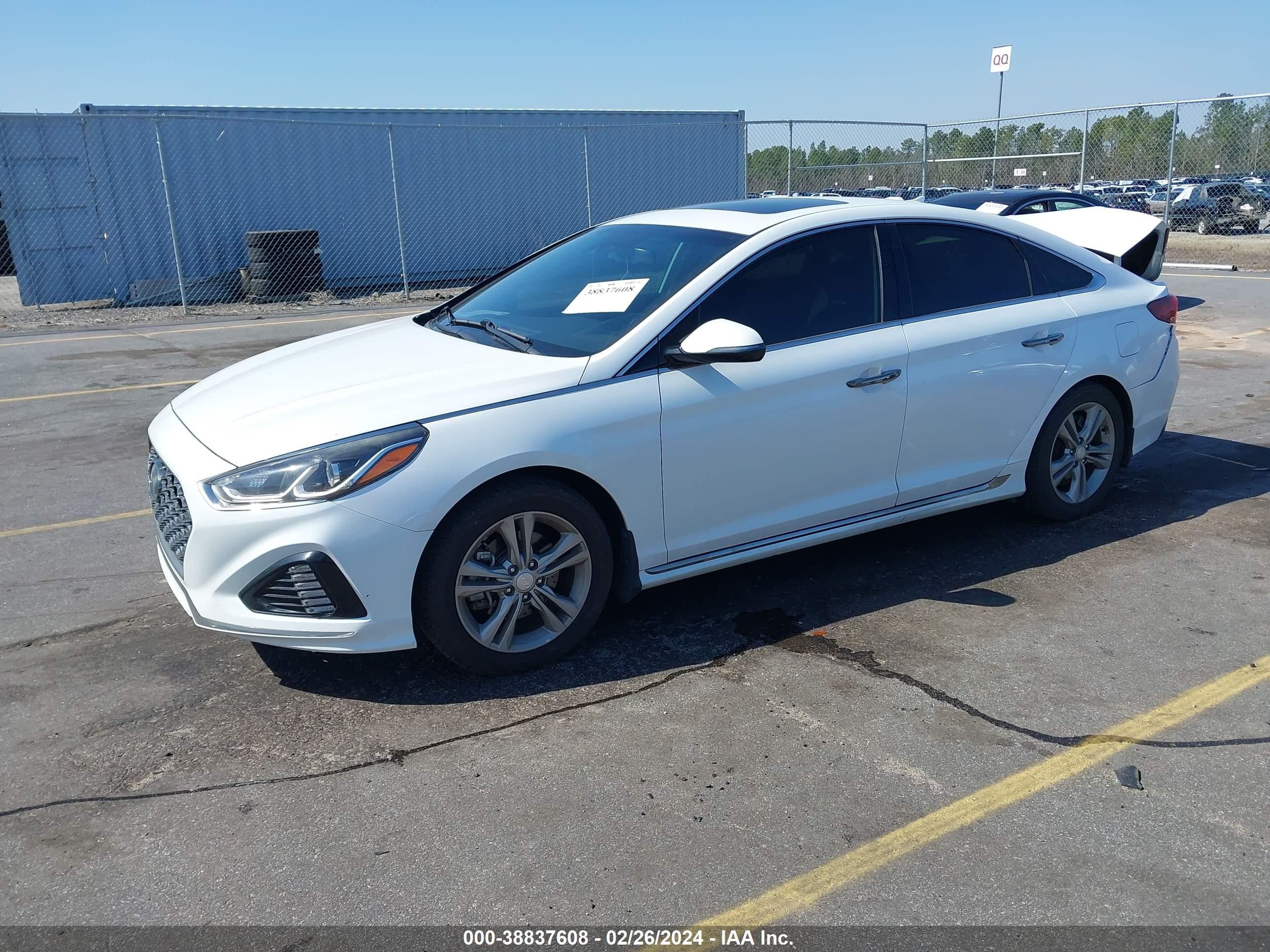 Photo 1 VIN: 5NPE34AF6JH700035 - HYUNDAI SONATA 