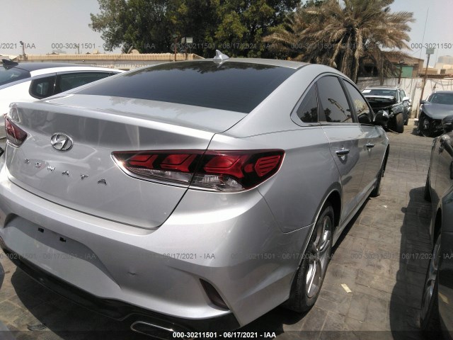 Photo 3 VIN: 5NPE34AF6JH720527 - HYUNDAI SONATA 