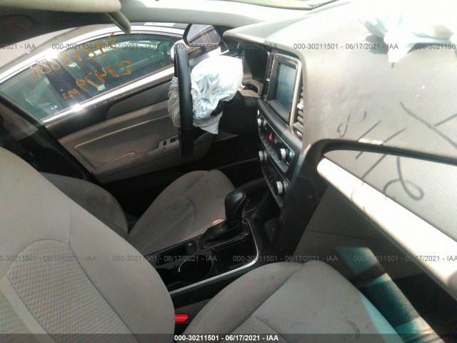 Photo 4 VIN: 5NPE34AF6JH720527 - HYUNDAI SONATA 