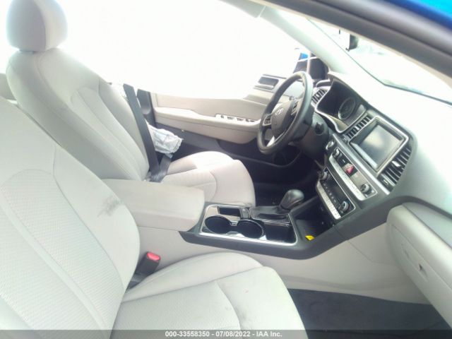 Photo 4 VIN: 5NPE34AF6KH752508 - HYUNDAI SONATA 