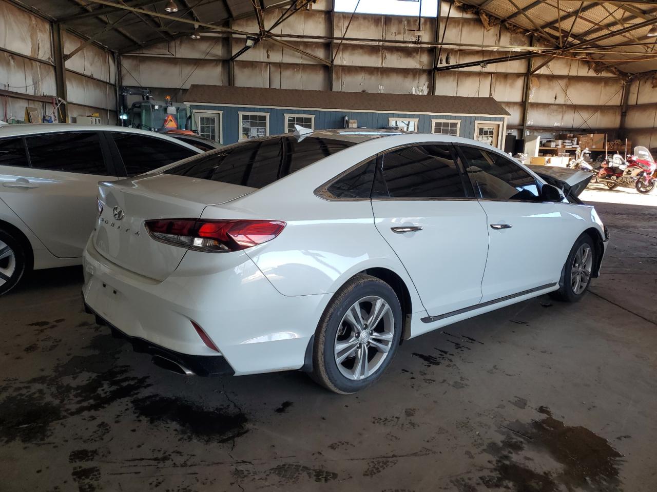 Photo 2 VIN: 5NPE34AF6KH758809 - HYUNDAI SONATA 