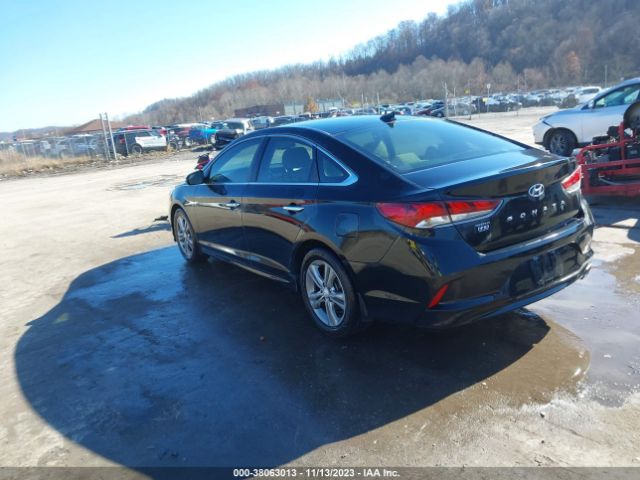 Photo 2 VIN: 5NPE34AF6KH797108 - HYUNDAI SONATA 