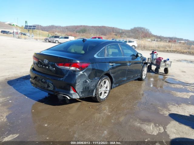 Photo 3 VIN: 5NPE34AF6KH797108 - HYUNDAI SONATA 