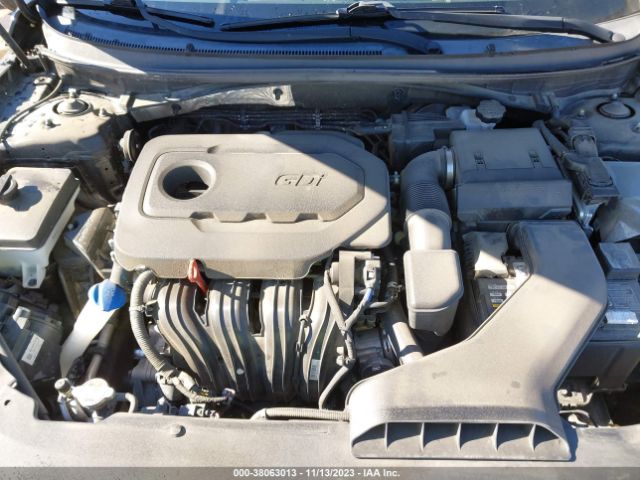 Photo 9 VIN: 5NPE34AF6KH797108 - HYUNDAI SONATA 