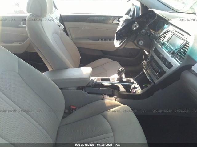 Photo 4 VIN: 5NPE34AF7FH027988 - HYUNDAI SONATA 