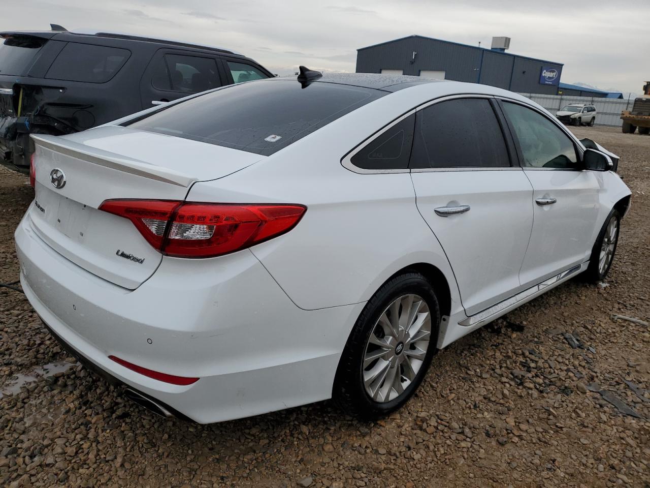 Photo 2 VIN: 5NPE34AF7FH143448 - HYUNDAI SONATA 