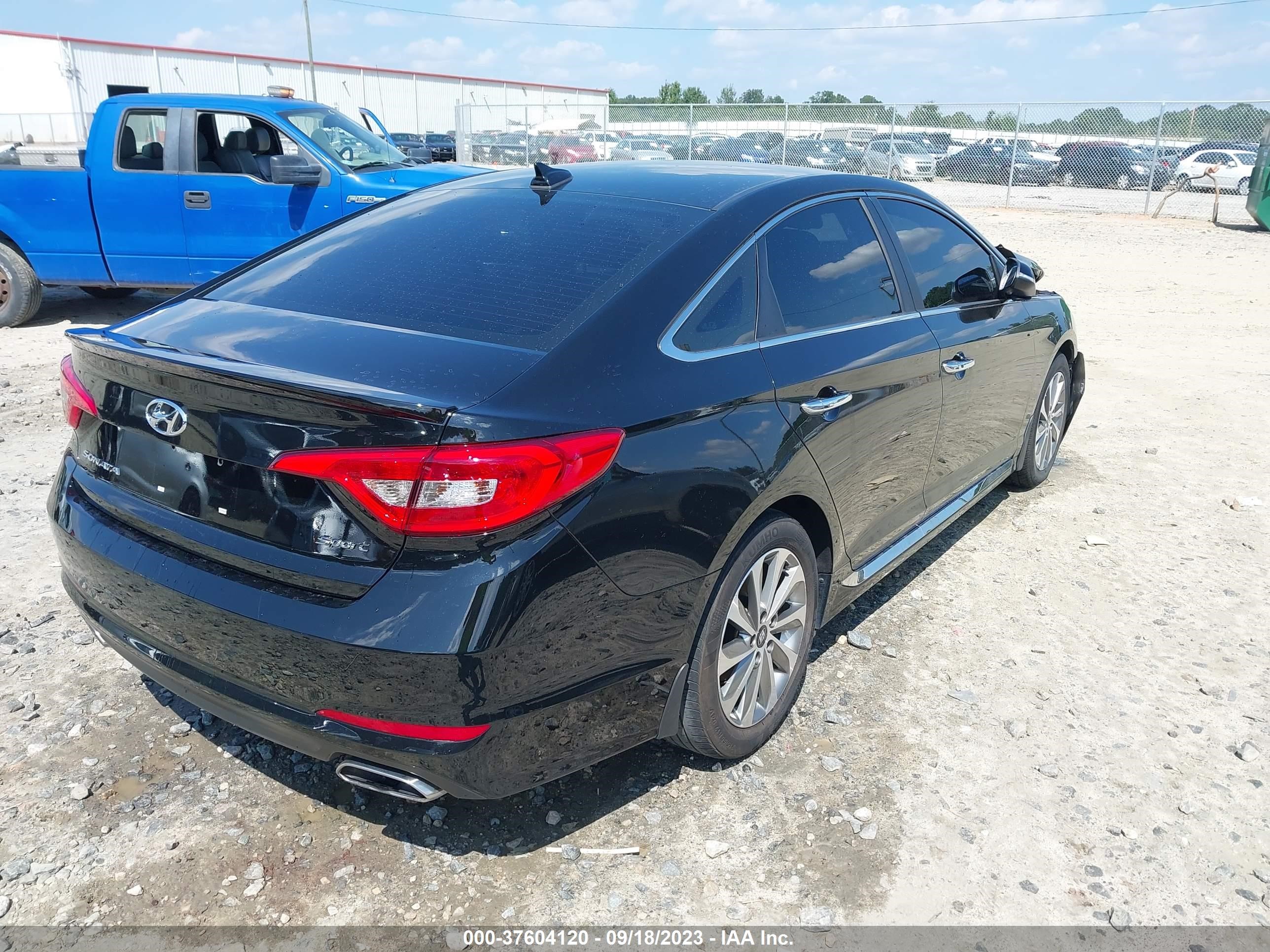 Photo 3 VIN: 5NPE34AF7GH273845 - HYUNDAI SONATA 