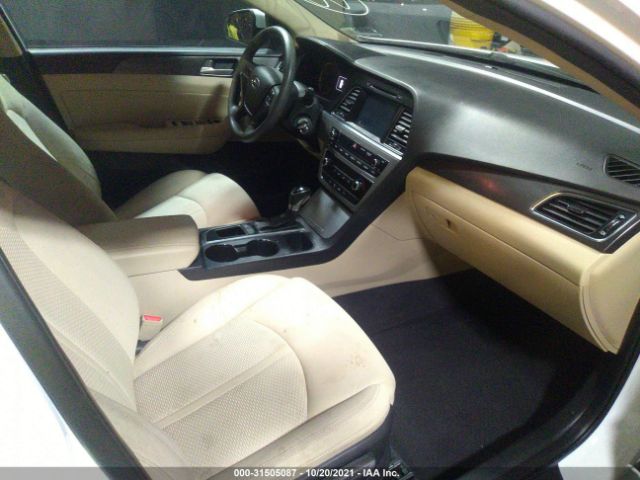 Photo 4 VIN: 5NPE34AF7GH279628 - HYUNDAI SONATA 