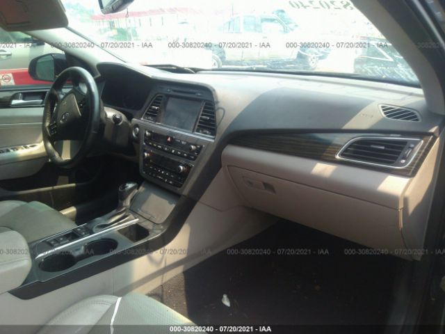 Photo 4 VIN: 5NPE34AF7GH327497 - HYUNDAI SONATA 