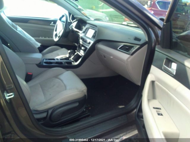 Photo 4 VIN: 5NPE34AF7HH460729 - HYUNDAI SONATA 