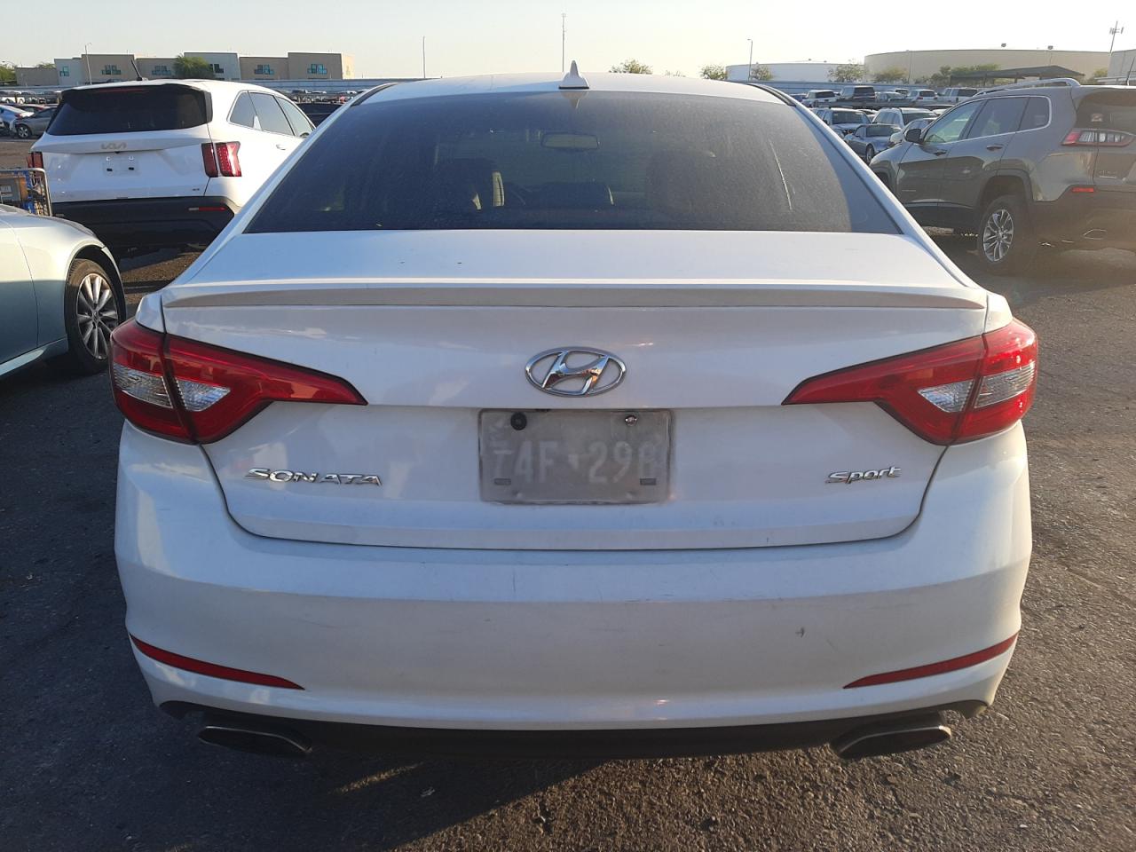 Photo 5 VIN: 5NPE34AF7HH470869 - HYUNDAI SONATA 