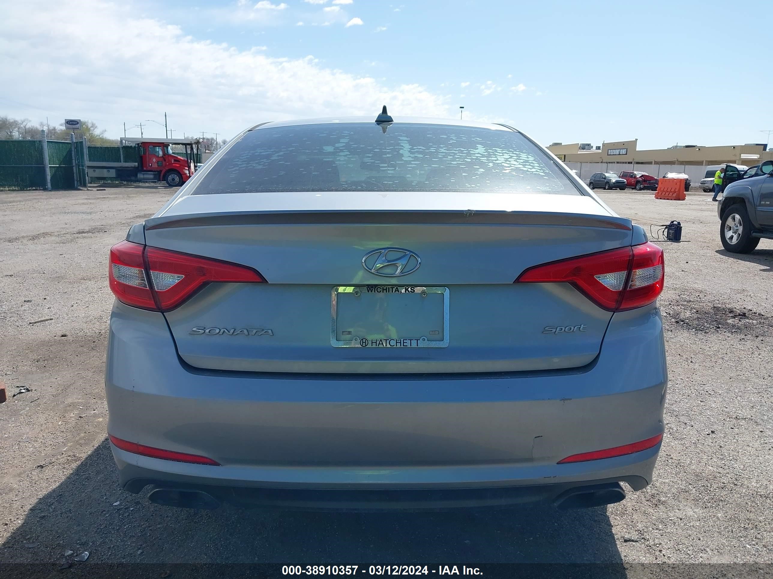 Photo 15 VIN: 5NPE34AF7HH512537 - HYUNDAI SONATA 