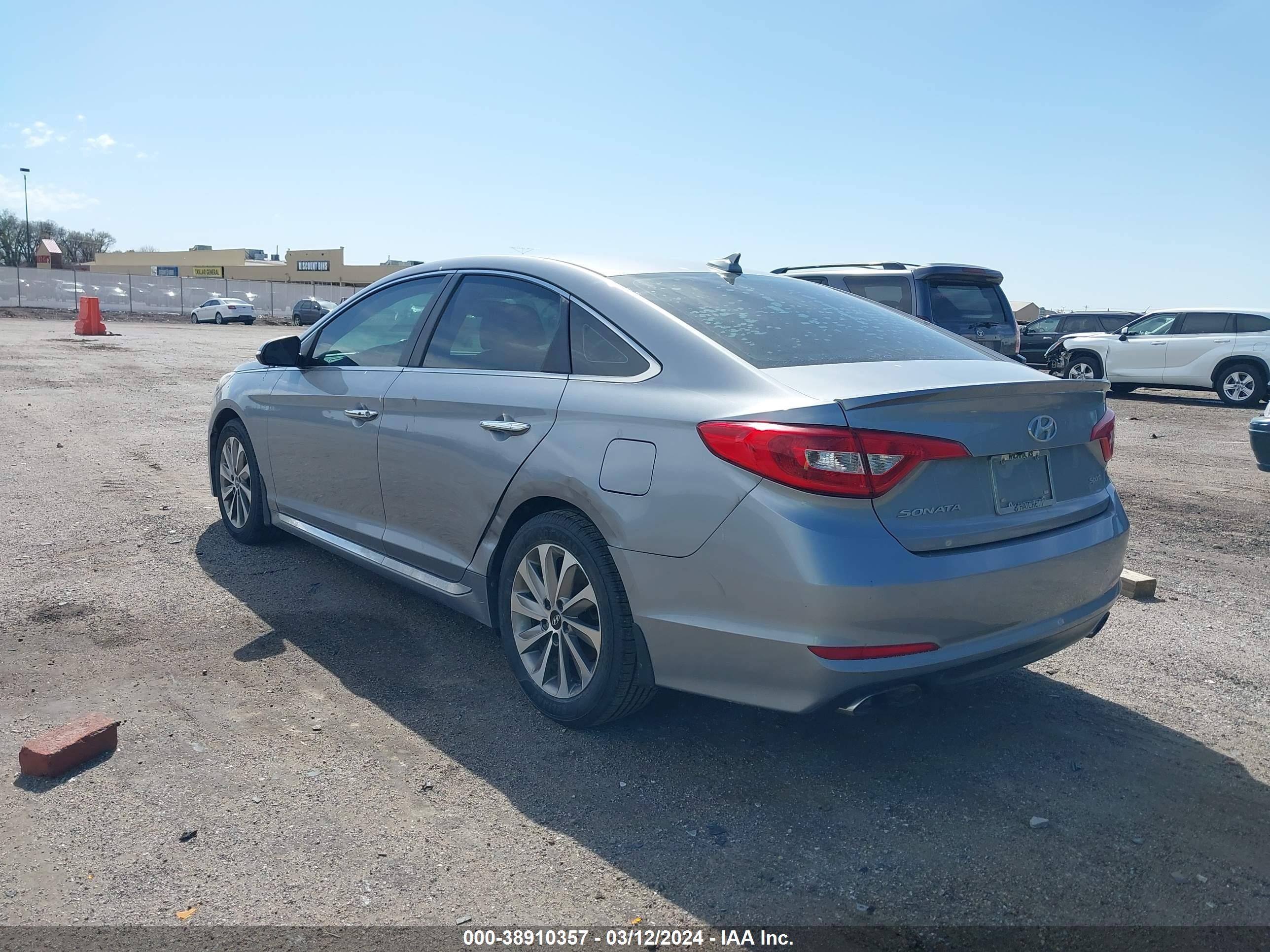 Photo 2 VIN: 5NPE34AF7HH512537 - HYUNDAI SONATA 