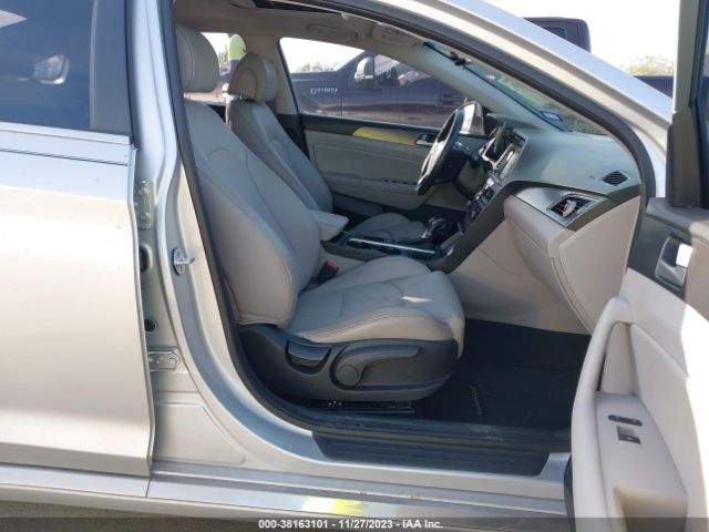 Photo 4 VIN: 5NPE34AF7HH540922 - HYUNDAI SONATA 