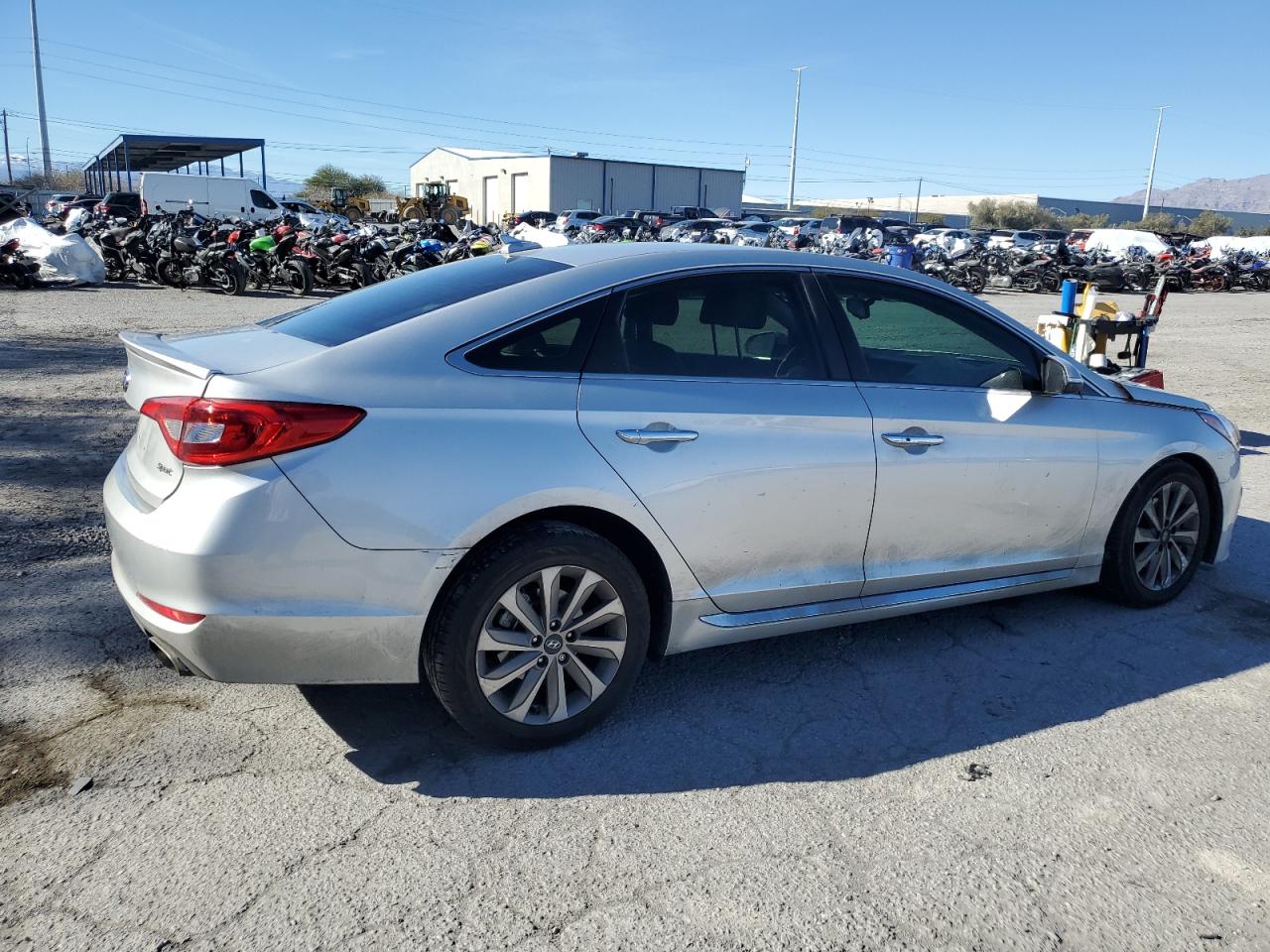 Photo 2 VIN: 5NPE34AF7HH592177 - HYUNDAI SONATA 