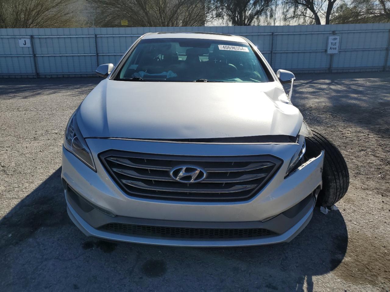 Photo 4 VIN: 5NPE34AF7HH592177 - HYUNDAI SONATA 