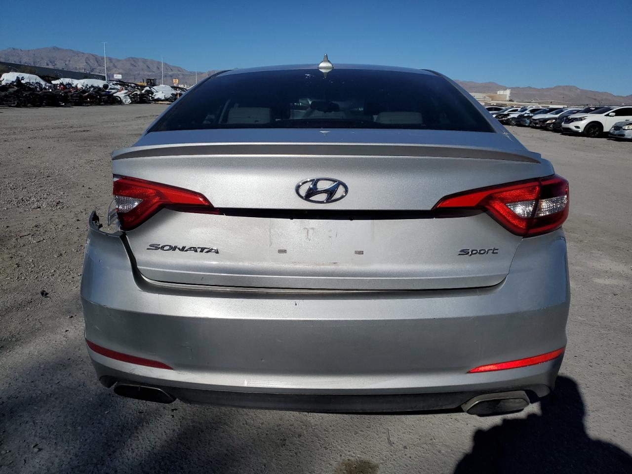 Photo 5 VIN: 5NPE34AF7HH592177 - HYUNDAI SONATA 