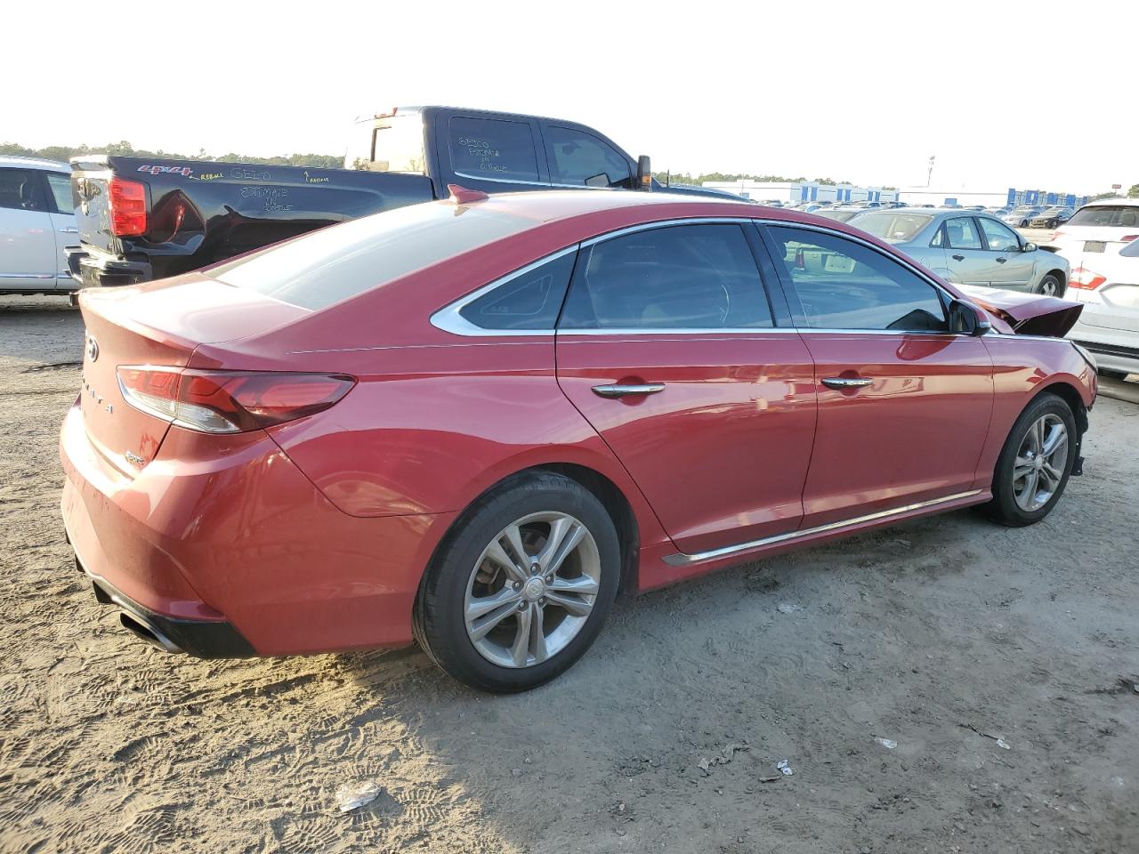 Photo 2 VIN: 5NPE34AF7JH624695 - HYUNDAI SONATA 