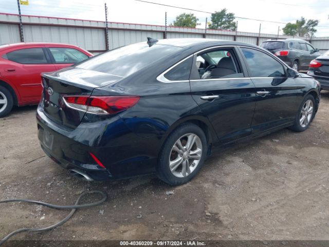 Photo 3 VIN: 5NPE34AF7JH628360 - HYUNDAI SONATA 