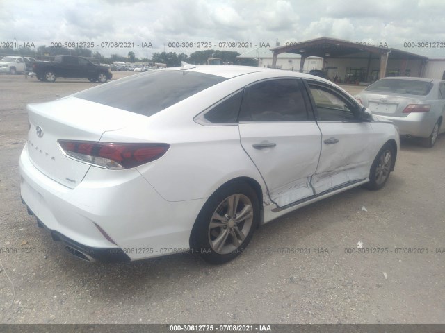 Photo 3 VIN: 5NPE34AF7JH647894 - HYUNDAI SONATA 