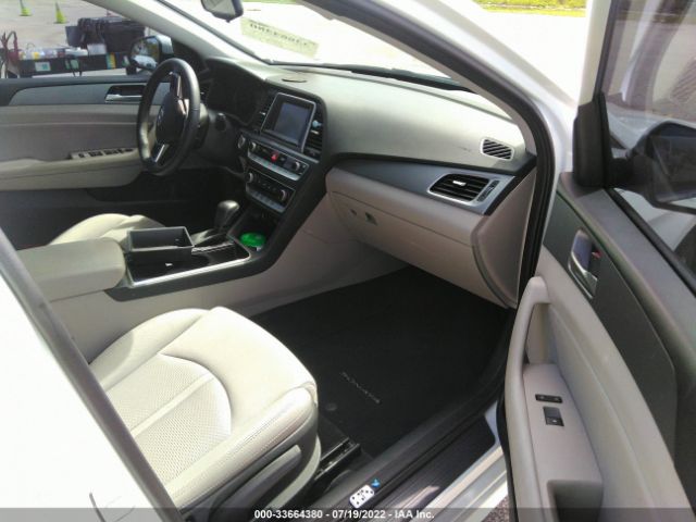 Photo 4 VIN: 5NPE34AF7JH655025 - HYUNDAI SONATA 