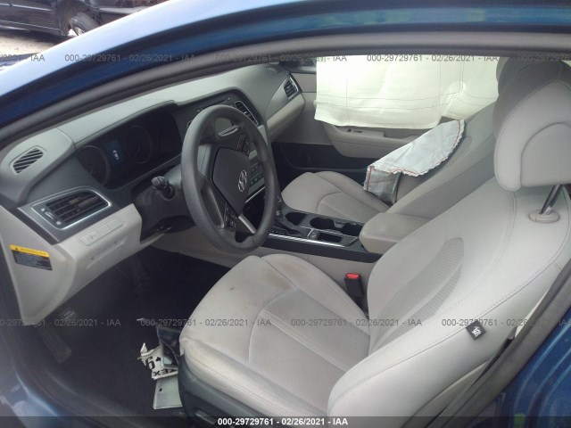 Photo 4 VIN: 5NPE34AF8FH020824 - HYUNDAI SONATA 