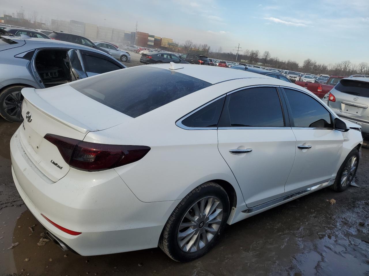 Photo 2 VIN: 5NPE34AF8FH049658 - HYUNDAI SONATA 