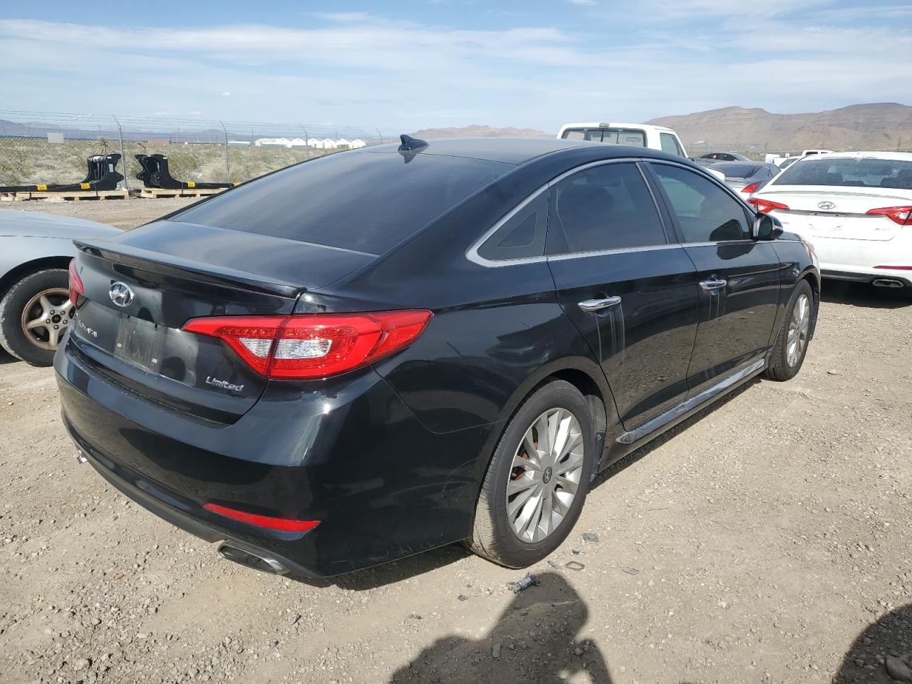 Photo 2 VIN: 5NPE34AF8FH182484 - HYUNDAI SONATA 