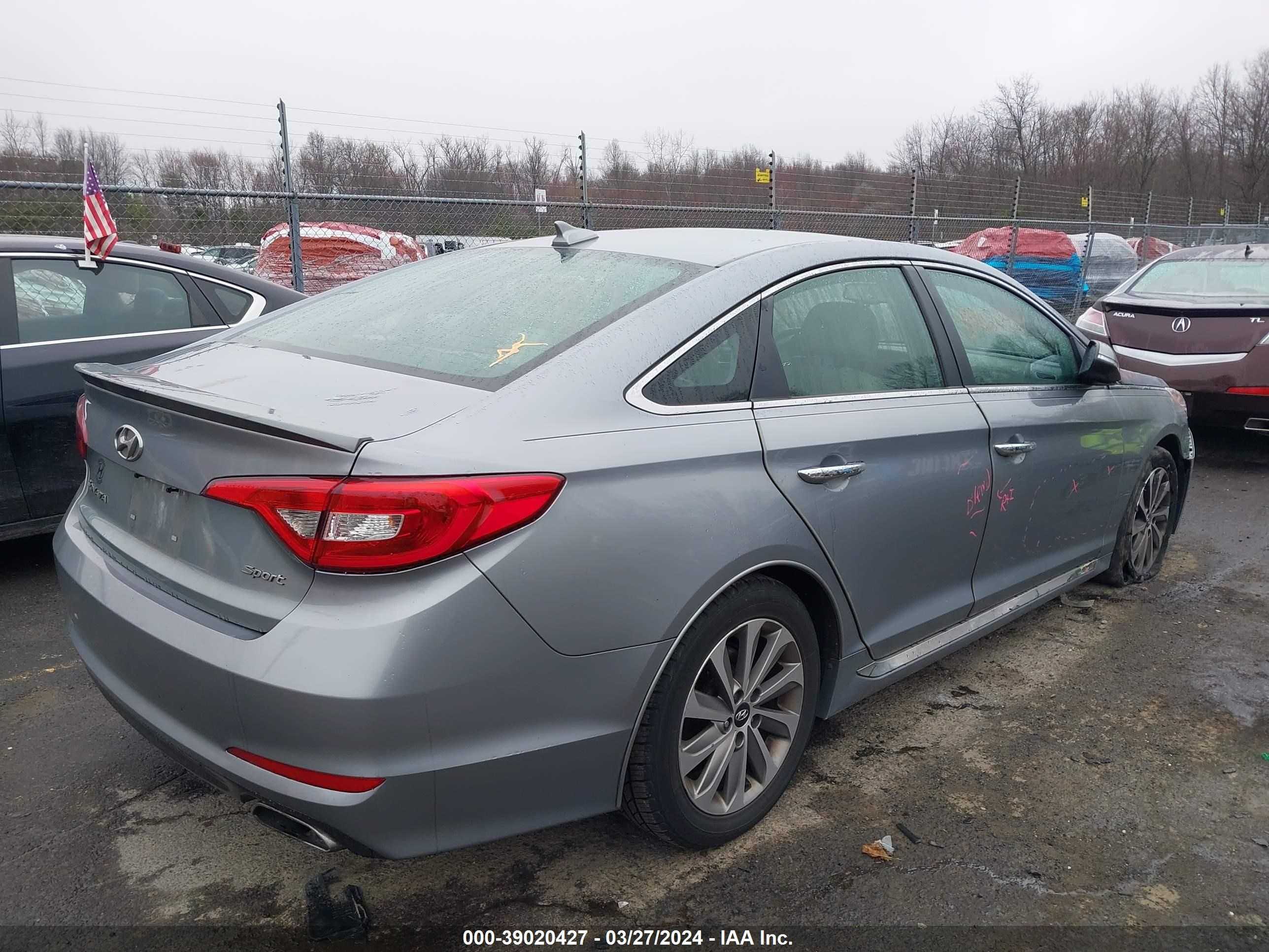 Photo 3 VIN: 5NPE34AF8FH245812 - HYUNDAI SONATA 