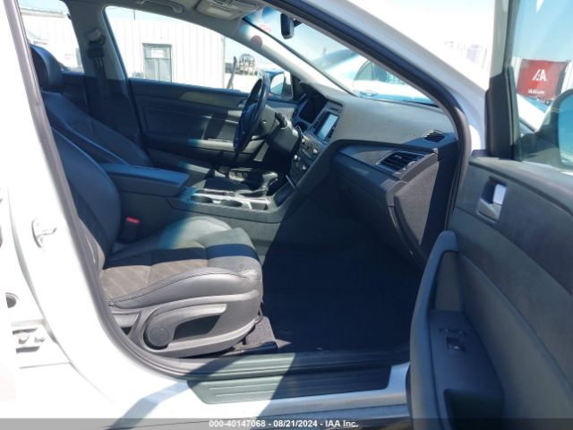 Photo 4 VIN: 5NPE34AF8GH409741 - HYUNDAI SONATA 