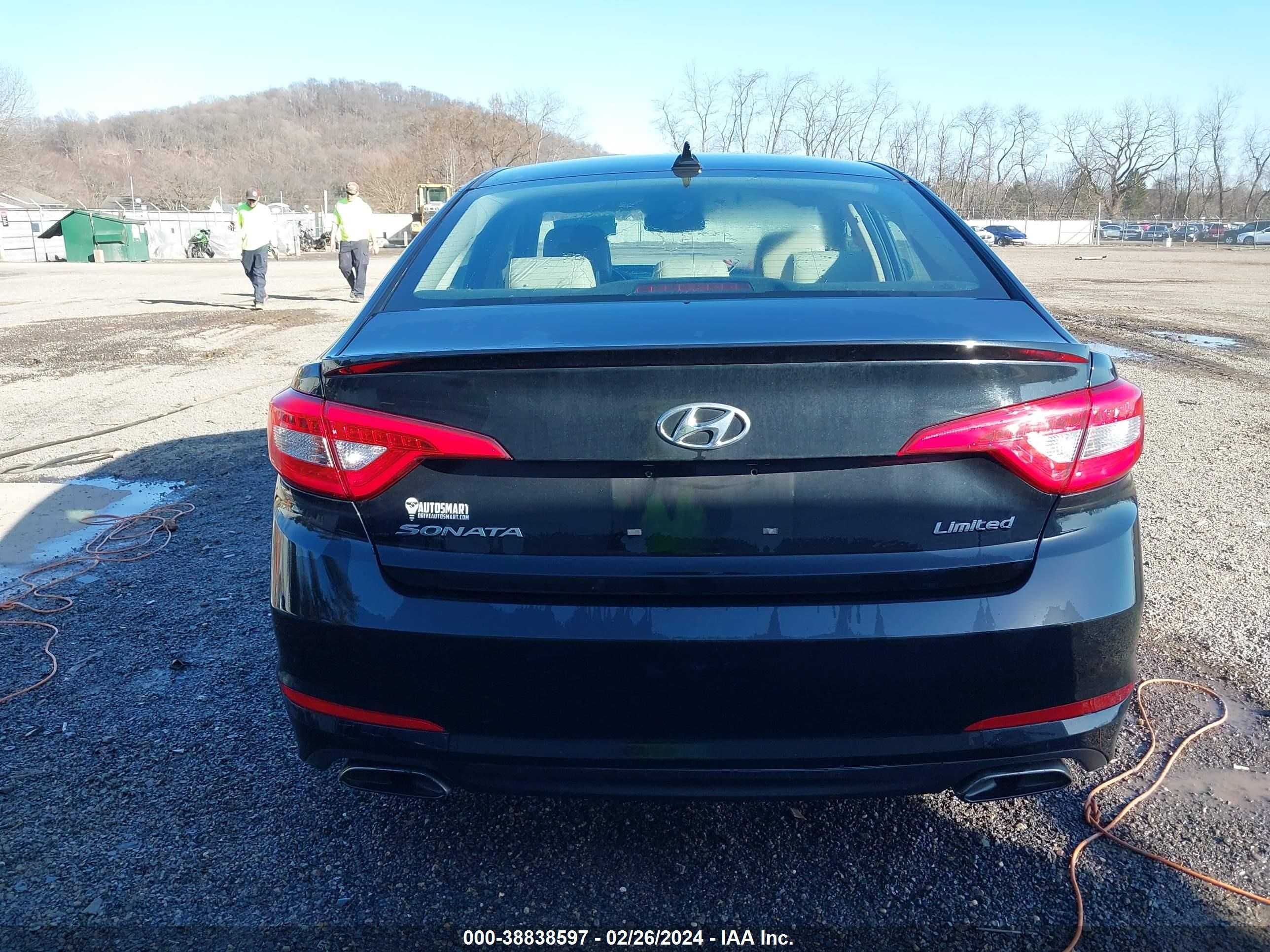 Photo 16 VIN: 5NPE34AF8GH419167 - HYUNDAI SONATA 