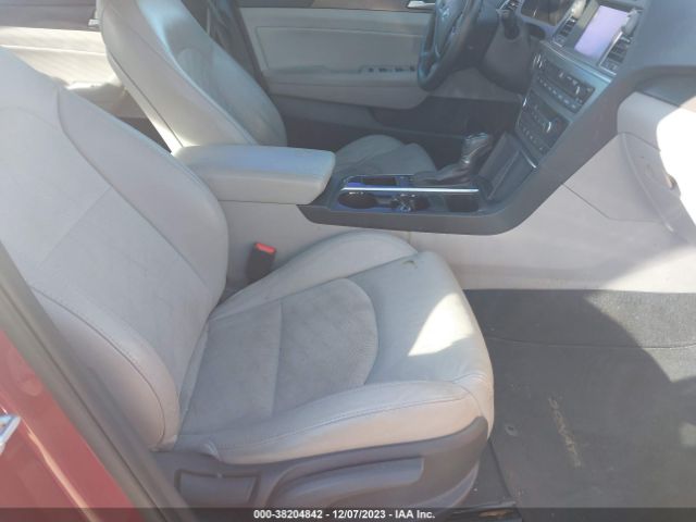 Photo 4 VIN: 5NPE34AF8GH429391 - HYUNDAI SONATA 