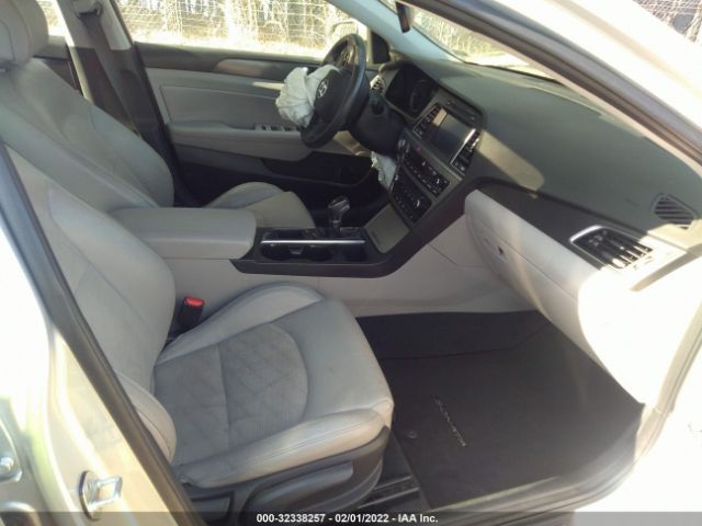 Photo 4 VIN: 5NPE34AF8HH494663 - HYUNDAI SONATA 