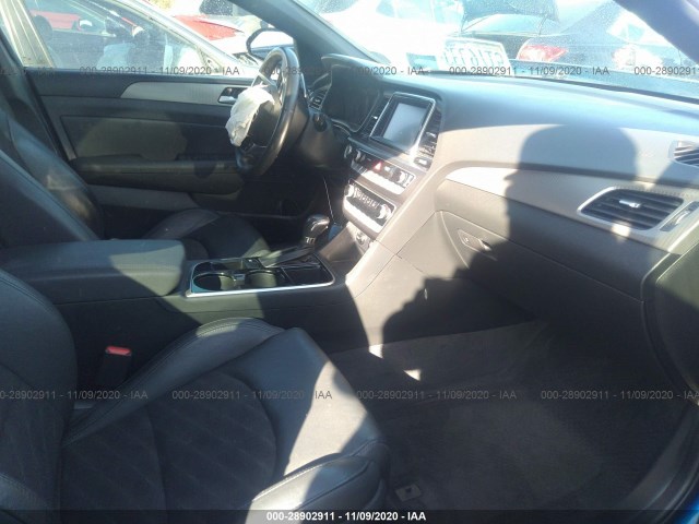 Photo 4 VIN: 5NPE34AF8JH638301 - HYUNDAI SONATA 