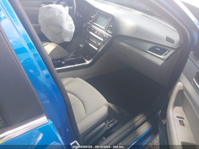 Photo 4 VIN: 5NPE34AF8JH658581 - HYUNDAI SONATA 