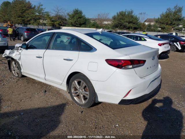 Photo 2 VIN: 5NPE34AF8JH667233 - HYUNDAI SONATA 