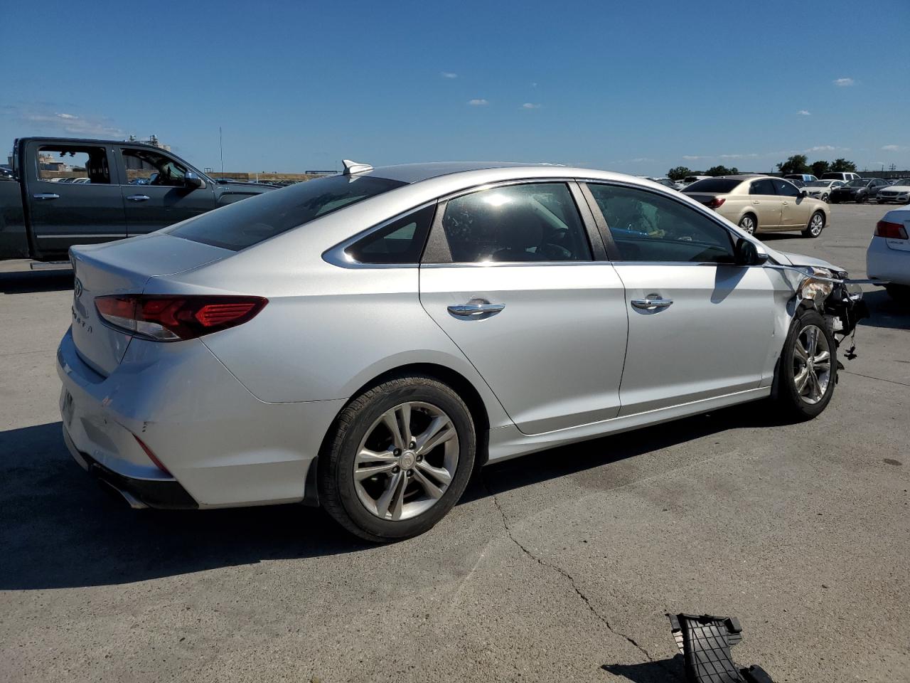 Photo 2 VIN: 5NPE34AF8JH674196 - HYUNDAI SONATA 