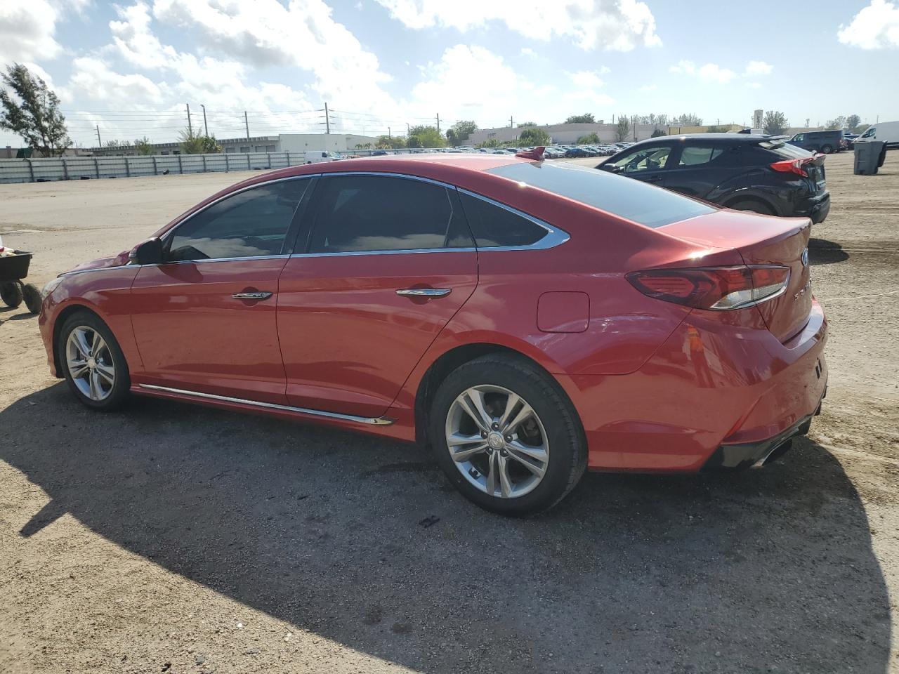 Photo 1 VIN: 5NPE34AF8JH690947 - HYUNDAI SONATA 