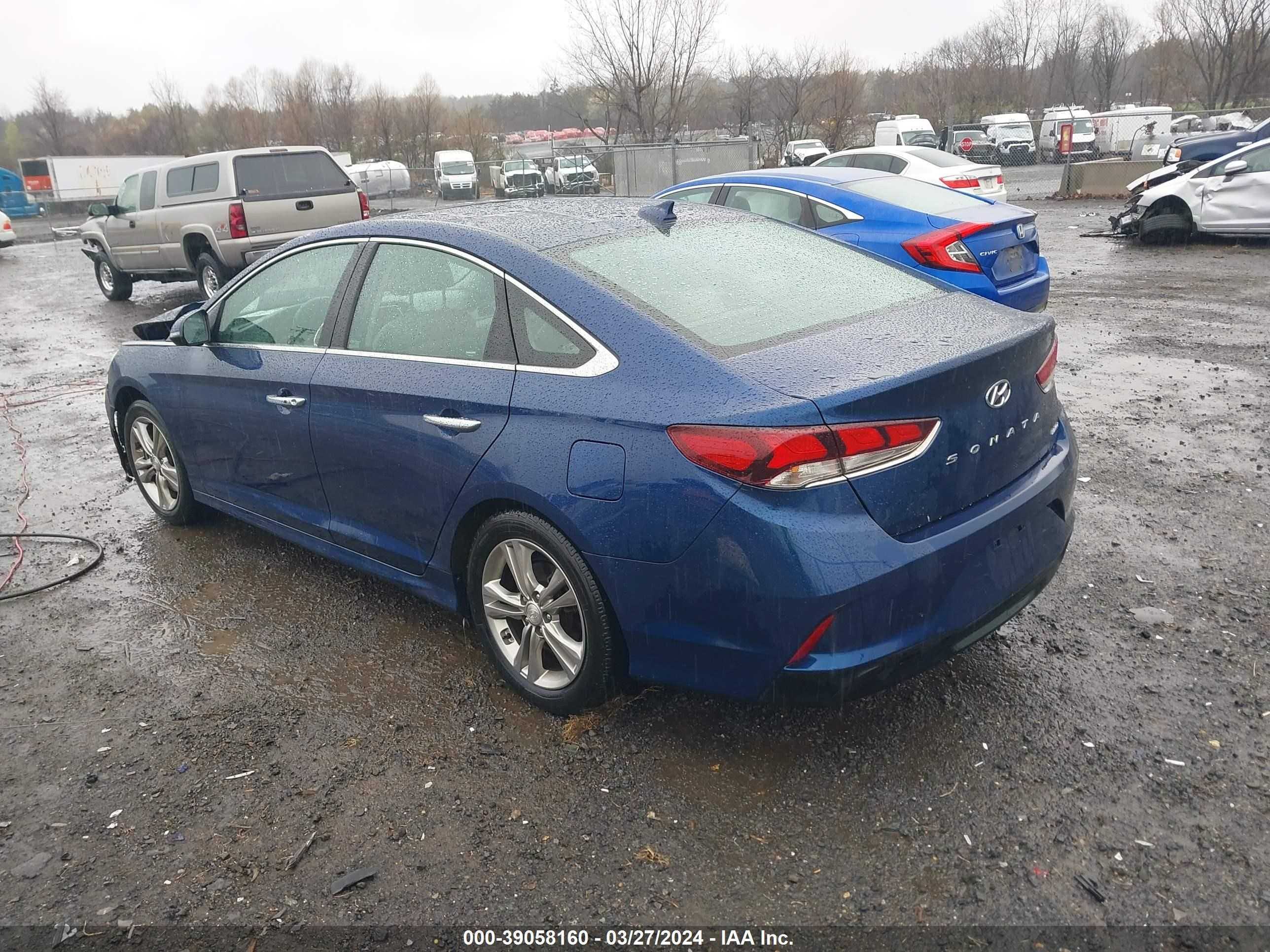 Photo 2 VIN: 5NPE34AF8JH705690 - HYUNDAI SONATA 