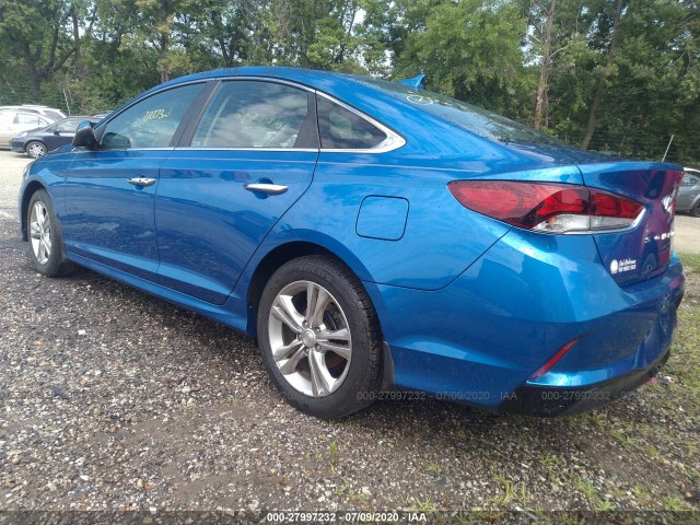 Photo 2 VIN: 5NPE34AF8JH711117 - HYUNDAI SONATA 