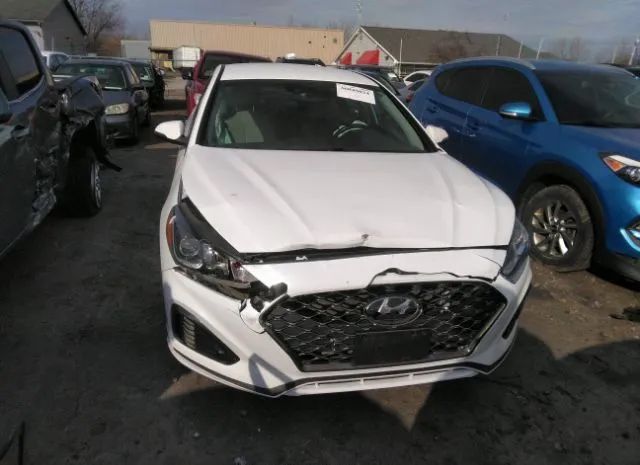 Photo 5 VIN: 5NPE34AF8JH724045 - HYUNDAI SONATA 