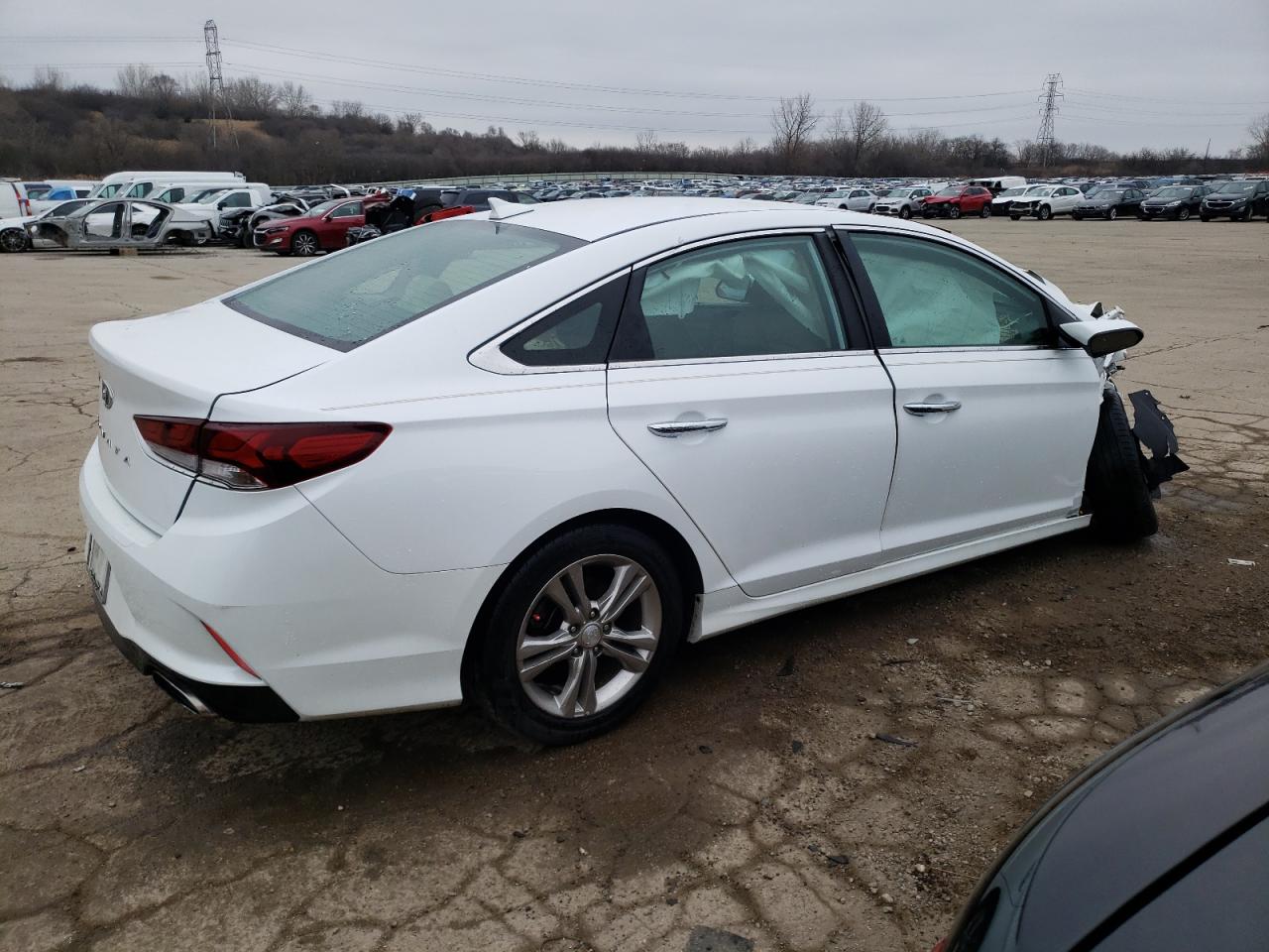 Photo 2 VIN: 5NPE34AF8KH756981 - HYUNDAI SONATA 