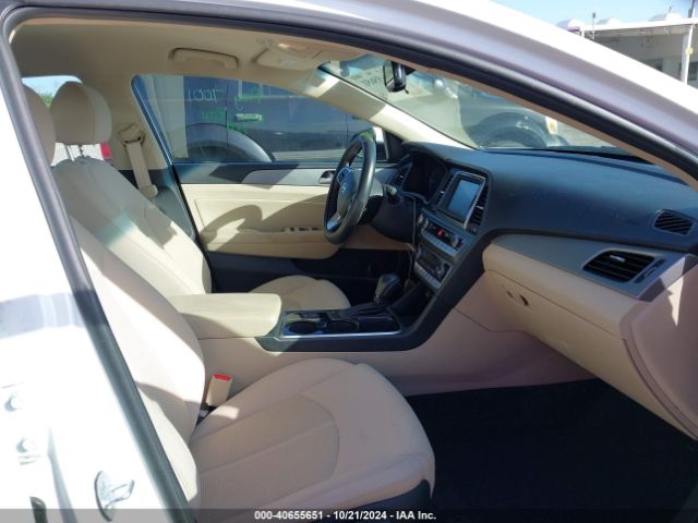 Photo 4 VIN: 5NPE34AF8KH768306 - HYUNDAI SONATA 