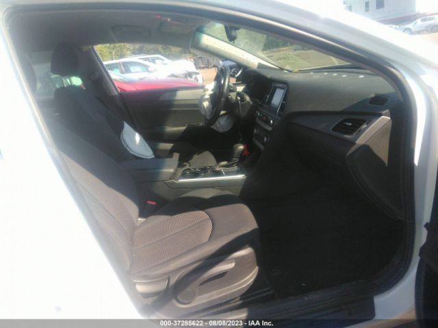 Photo 4 VIN: 5NPE34AF8KH790614 - HYUNDAI SONATA 