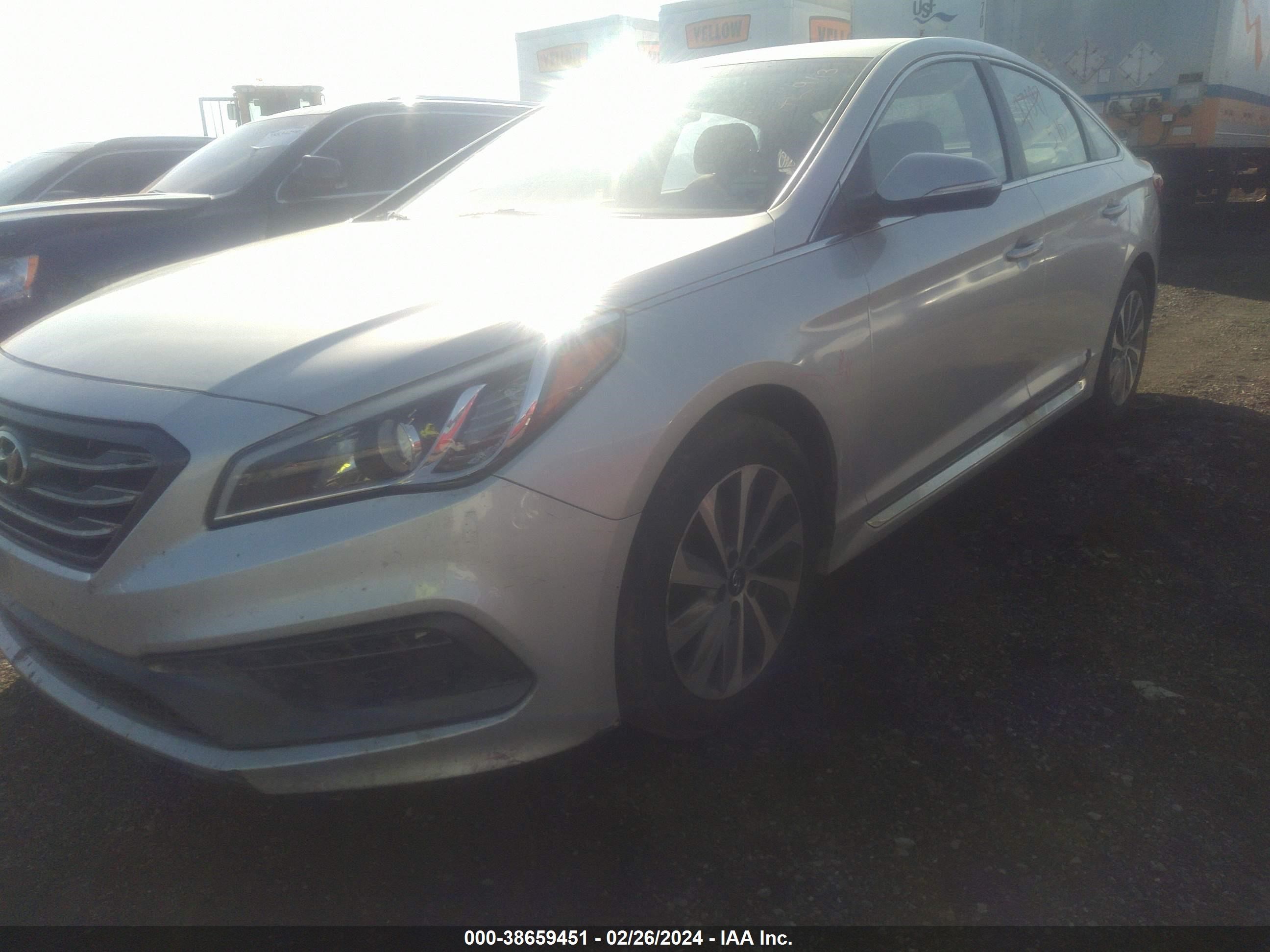 Photo 2 VIN: 5NPE34AF9FH094771 - HYUNDAI SONATA 