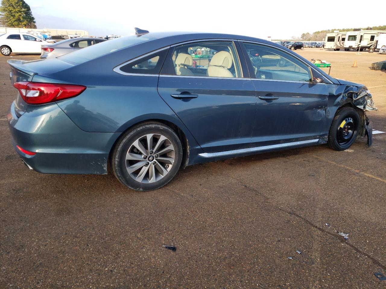 Photo 2 VIN: 5NPE34AF9HH456245 - HYUNDAI SONATA 