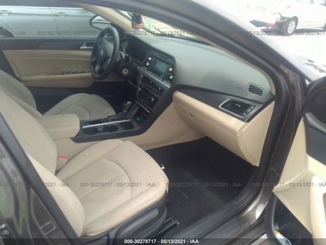 Photo 4 VIN: 5NPE34AF9HH470291 - HYUNDAI SONATA 