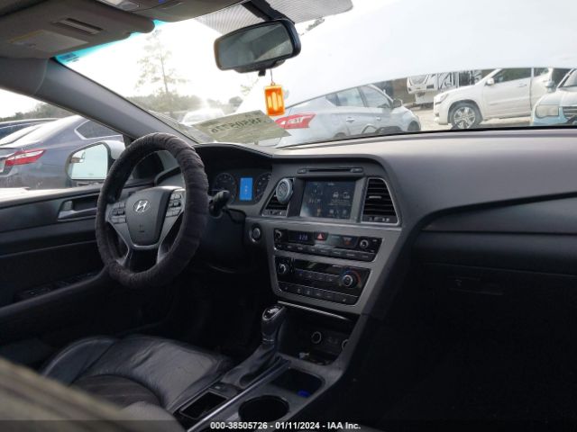 Photo 4 VIN: 5NPE34AF9HH475636 - HYUNDAI SONATA 