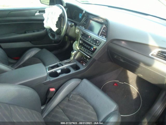 Photo 4 VIN: 5NPE34AF9HH483879 - HYUNDAI SONATA 