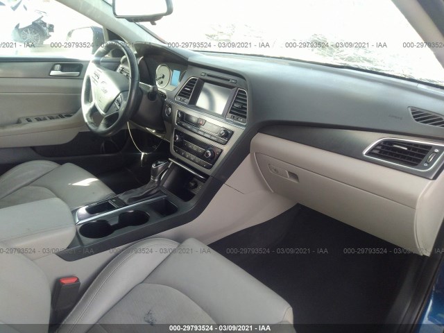 Photo 4 VIN: 5NPE34AF9HH484885 - HYUNDAI SONATA 